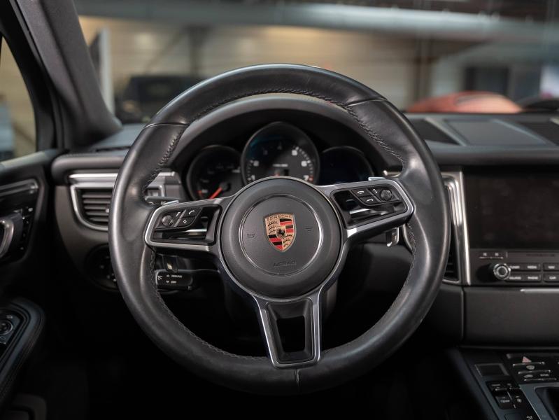 Voitures occasions PORSCHE MACAN Base Champagne-au-Mont-d'Or