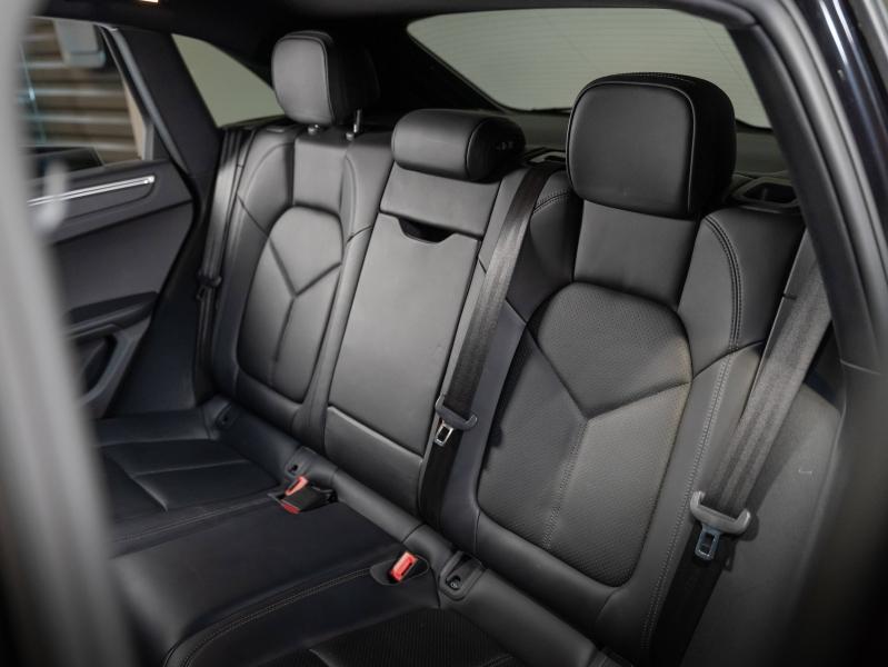 Voitures occasions PORSCHE MACAN Base Champagne-au-Mont-d'Or