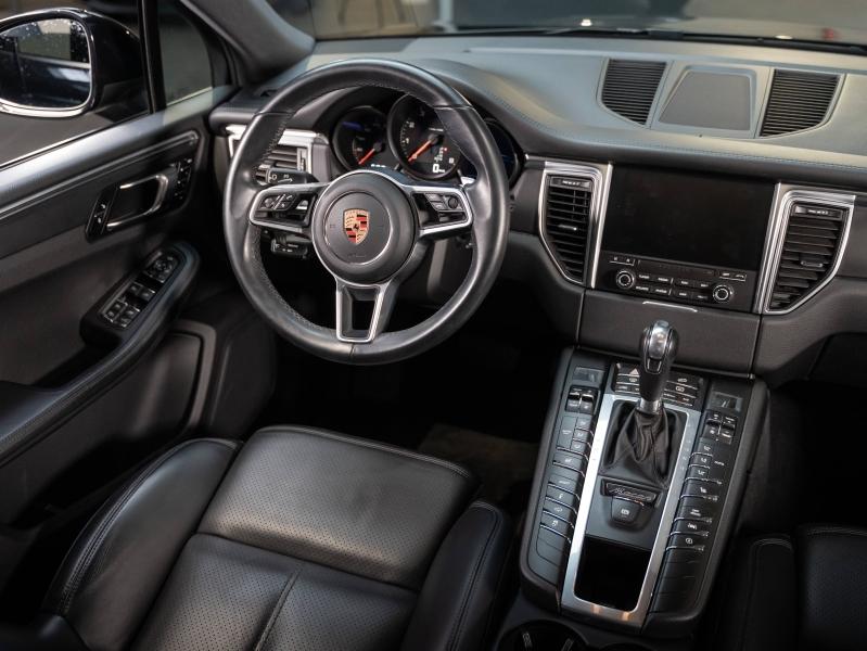 Voitures occasions PORSCHE MACAN Base Champagne-au-Mont-d'Or