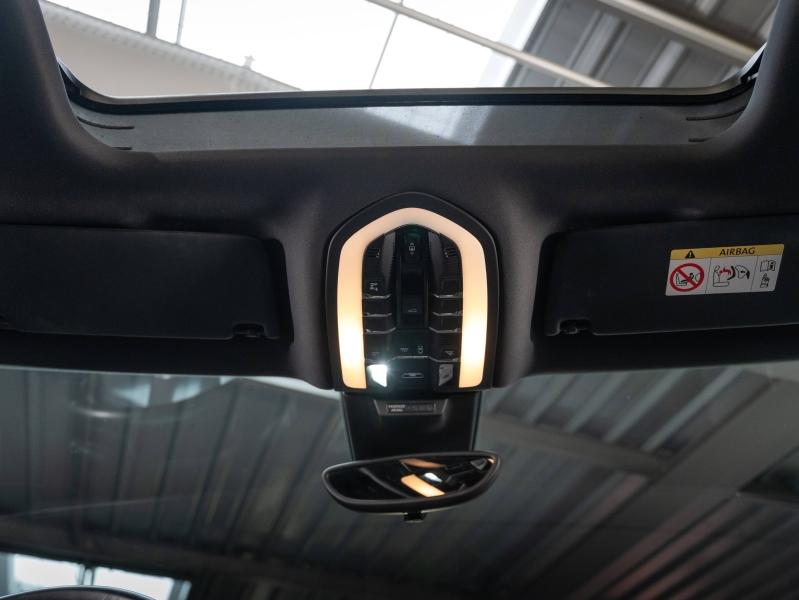 Voitures occasions PORSCHE MACAN Base Champagne-au-Mont-d'Or