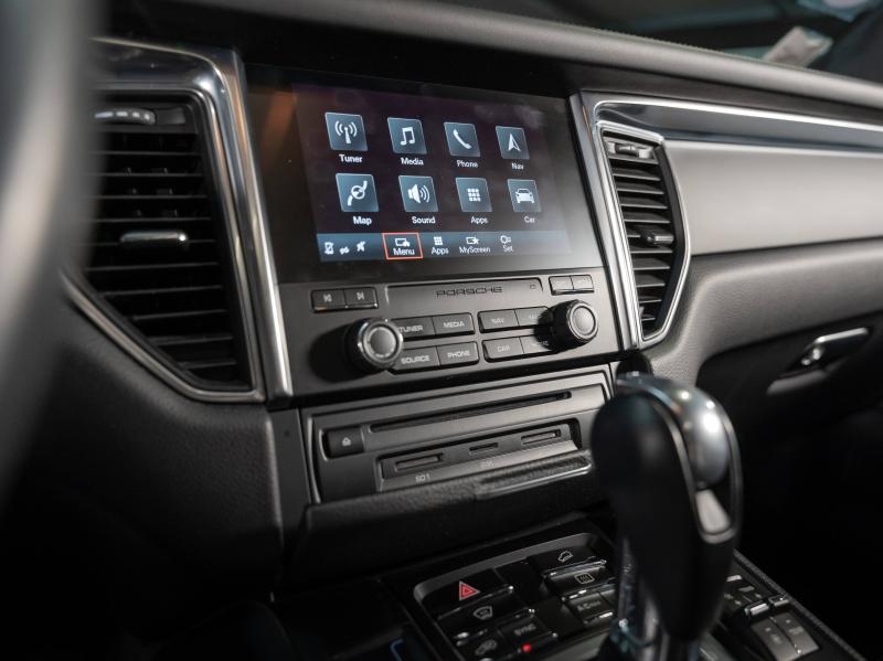 Voitures occasions PORSCHE MACAN Base Champagne-au-Mont-d'Or