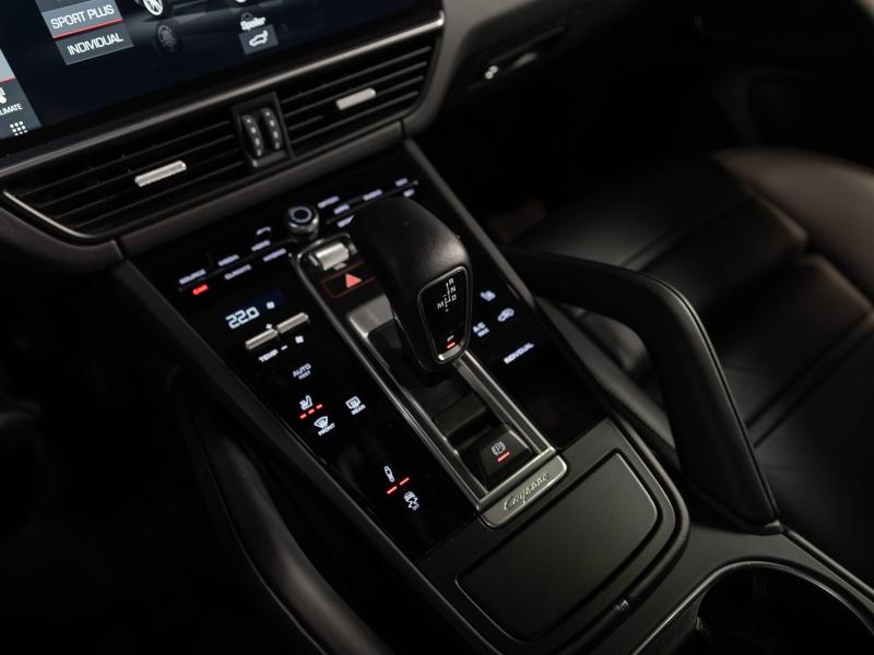 Voitures occasions PORSCHE Cayenne Coupe E-Hybrid Champagne-au-Mont-d'Or