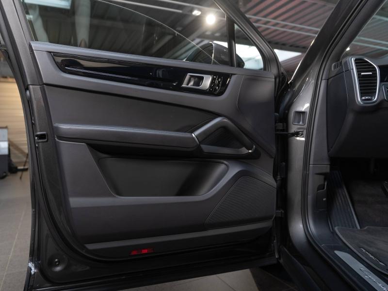 Voitures occasions PORSCHE Cayenne Coupe E-Hybrid Champagne-au-Mont-d'Or