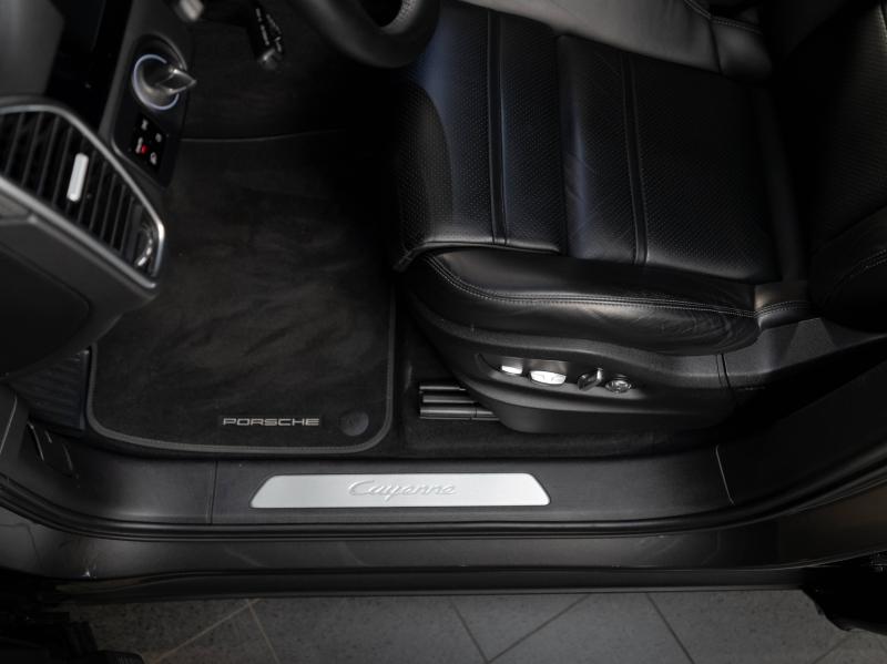 Voitures occasions PORSCHE Cayenne Coupe E-Hybrid Champagne-au-Mont-d'Or
