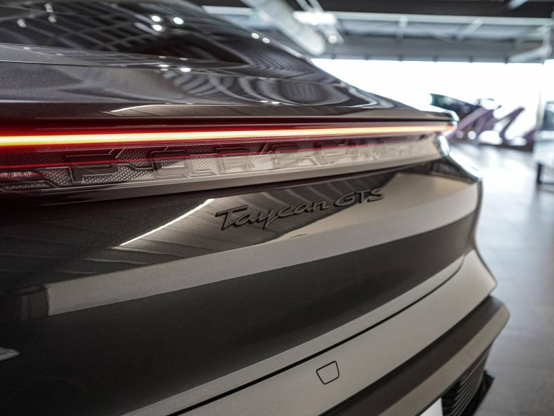 Voitures occasions PORSCHE Taycan GTS Champagne-au-Mont-d'Or