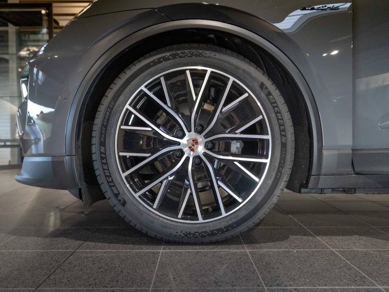 Voitures occasions PORSCHE MACAN Base Champagne-au-Mont-d'Or