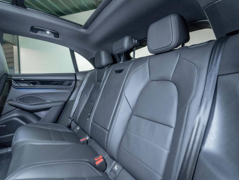 Voitures occasions PORSCHE MACAN Base Champagne-au-Mont-d'Or