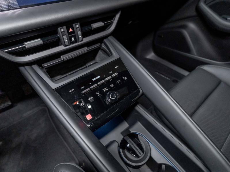 Voitures occasions PORSCHE MACAN Base Champagne-au-Mont-d'Or