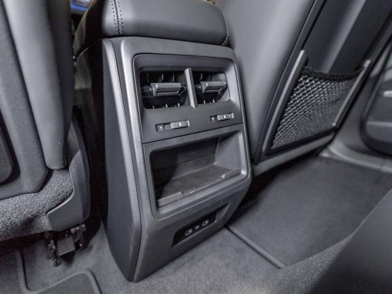 Voitures occasions PORSCHE MACAN Base Champagne-au-Mont-d'Or