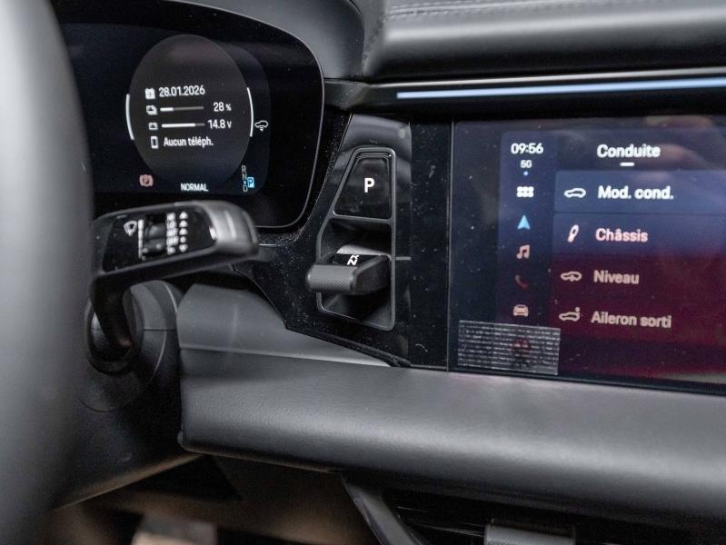 Voitures occasions PORSCHE MACAN Base Champagne-au-Mont-d'Or