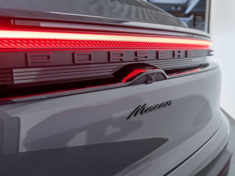 Voitures occasions PORSCHE MACAN Base Champagne-au-Mont-d'Or