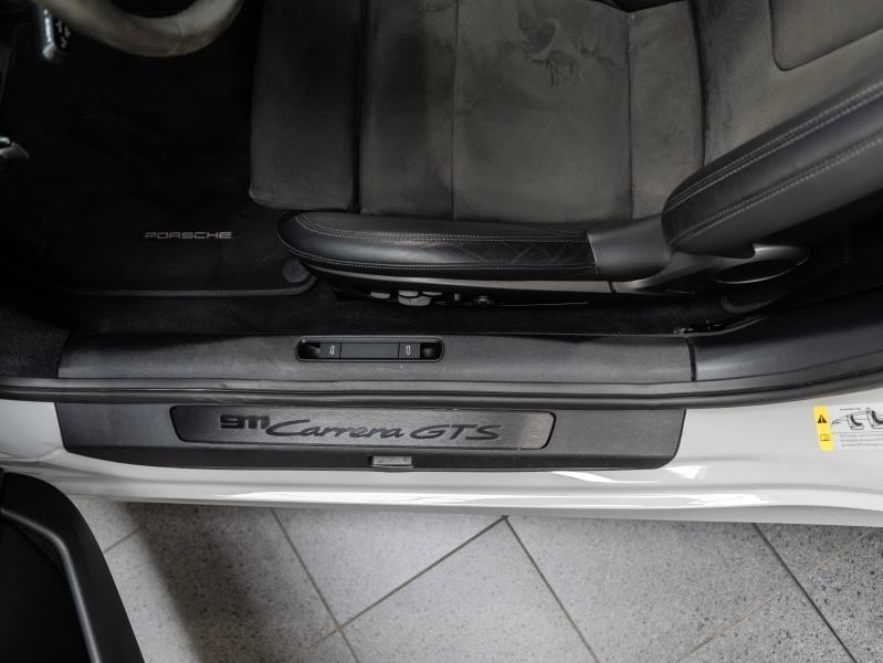 Voitures occasions PORSCHE 911 Coupe Carrera GTS Champagne-au-Mont-d'Or