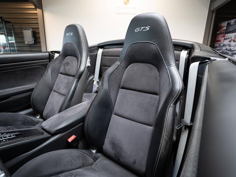 Voitures occasions PORSCHE 911 Cabriolet Carrera GTS Champagne-au-Mont-d'Or