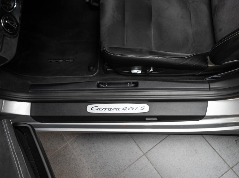 Voitures occasions PORSCHE 911 Cabriolet Carrera GTS Champagne-au-Mont-d'Or