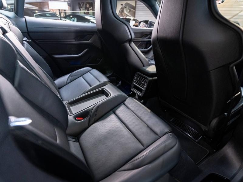 Voitures occasions PORSCHE Taycan Cross Turismo 4S Champagne-au-Mont-d'Or