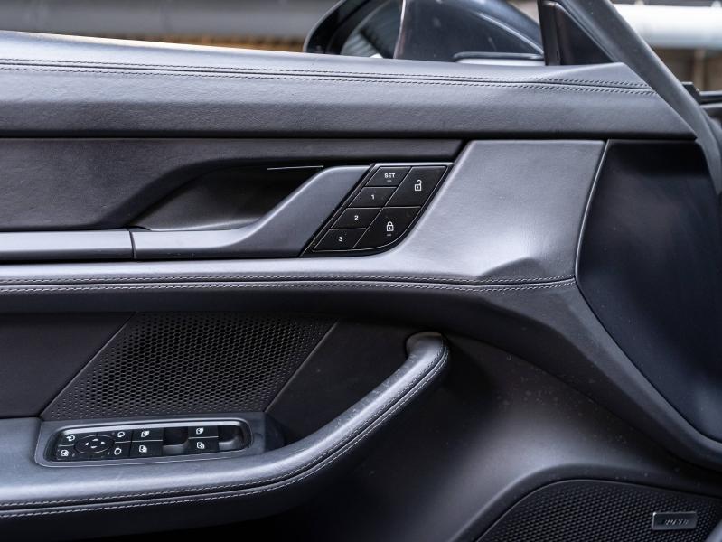 Voitures occasions PORSCHE Taycan Cross Turismo 4S Champagne-au-Mont-d'Or