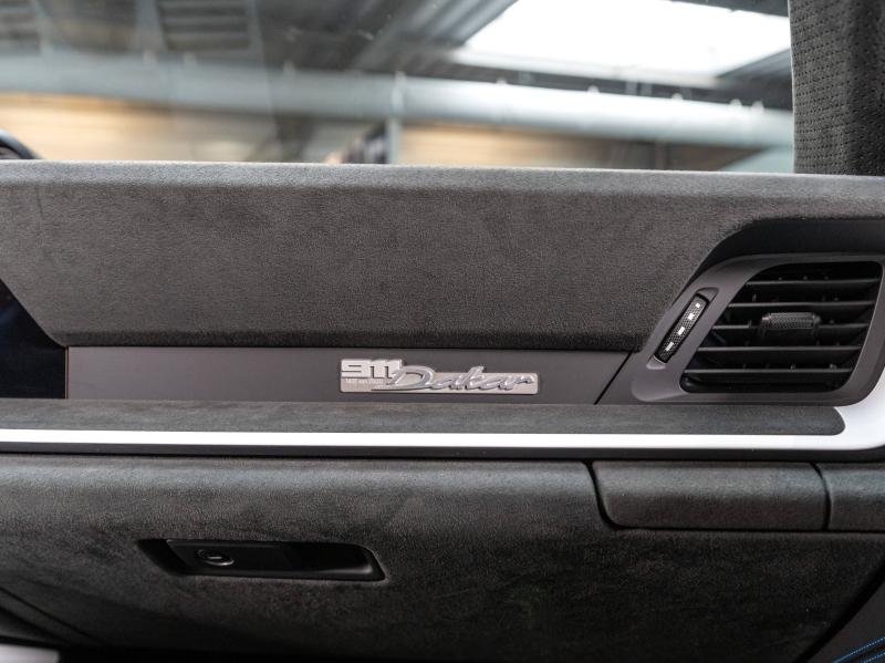 Voitures occasions PORSCHE 911 Coupe Dakar Champagne-au-Mont-d'Or