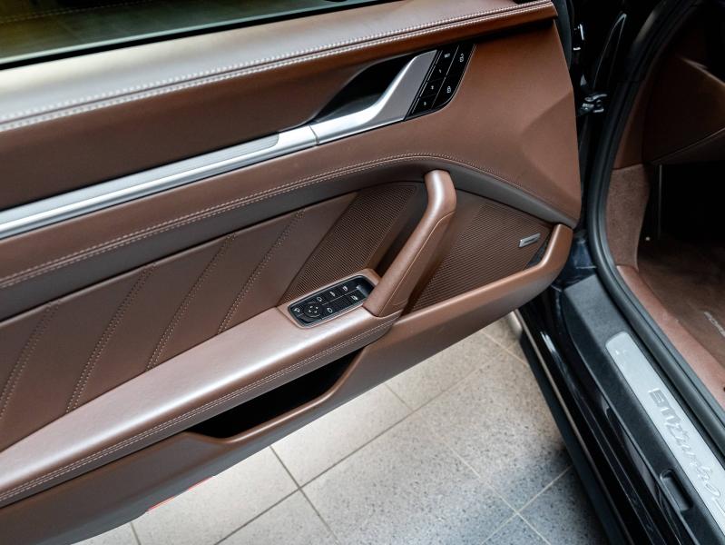 Voitures occasions PORSCHE 911 Cabriolet Turbo S Champagne-au-Mont-d'Or