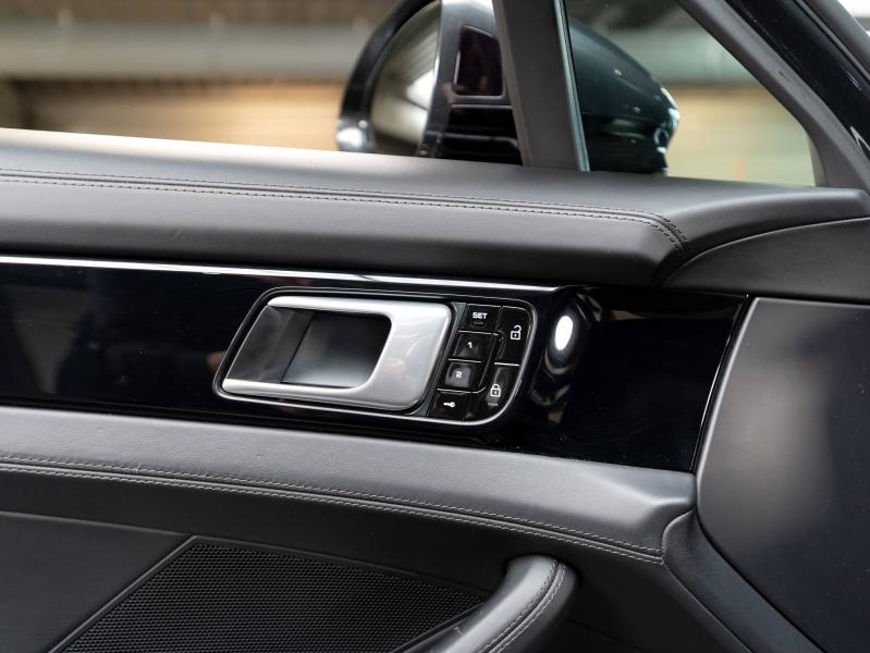 Voitures occasions PORSCHE PANAMERA 4 E-Hybrid Champagne-au-Mont-d'Or