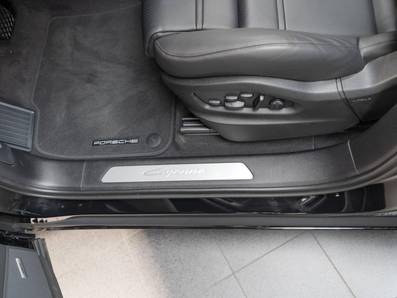 Voitures occasions PORSCHE CAYENNE E-Hybrid Champagne-au-Mont-d'Or