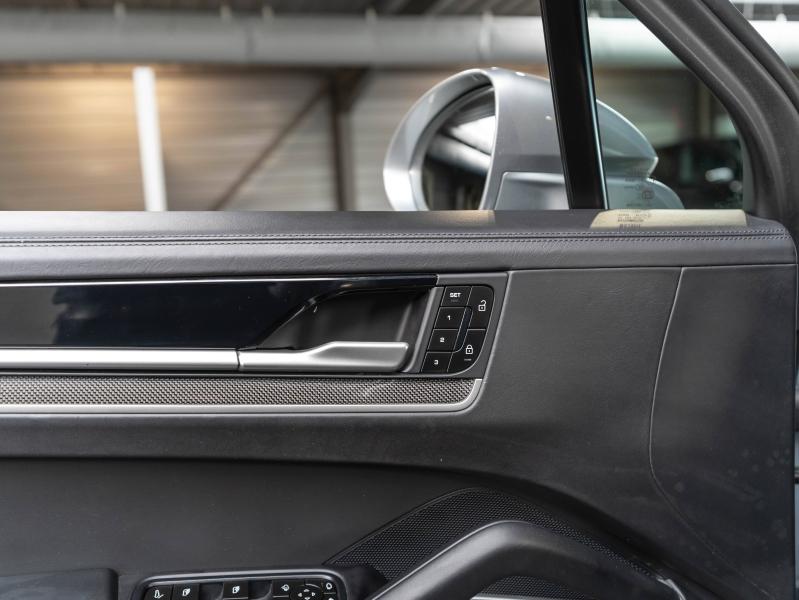 Voitures occasions PORSCHE CAYENNE E-Hybrid Champagne-au-Mont-d'Or
