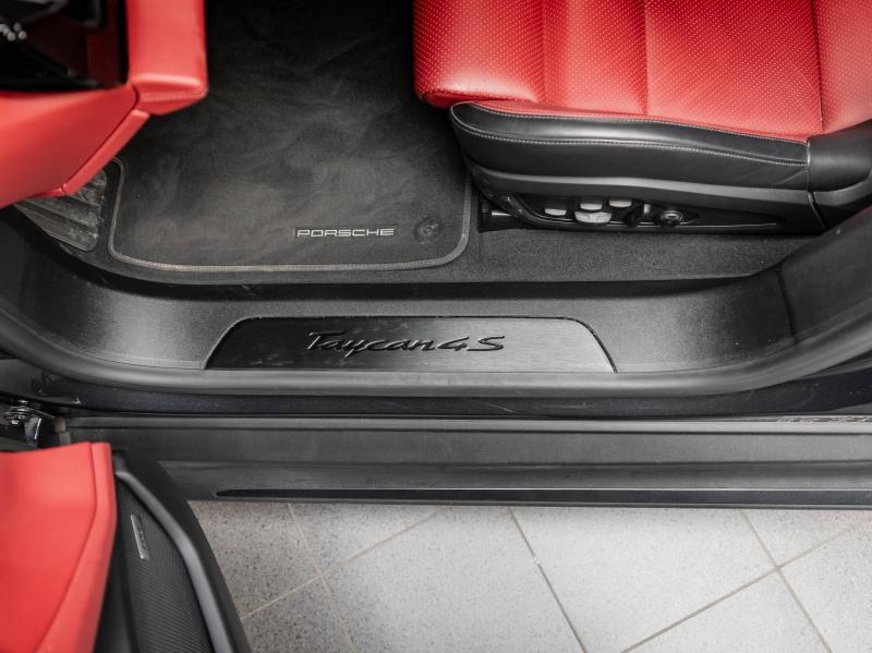 Voitures occasions PORSCHE Taycan Sport Turismo 4S Champagne-au-Mont-d'Or