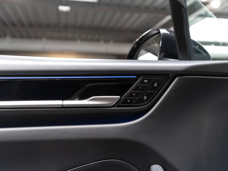 Voitures occasions PORSCHE MACAN Base Champagne-au-Mont-d'Or