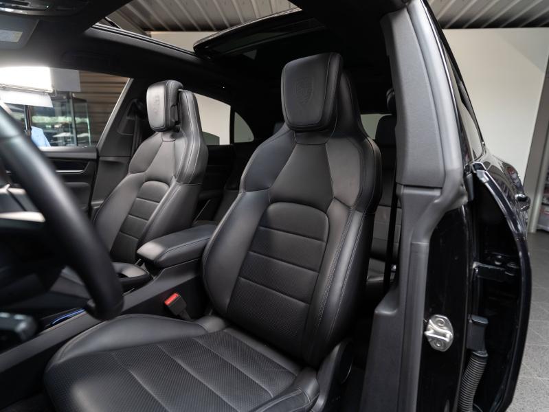 Voitures occasions PORSCHE MACAN Base Champagne-au-Mont-d'Or