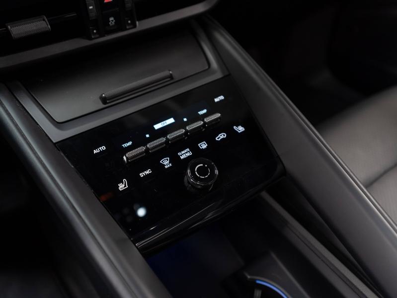 Voitures occasions PORSCHE MACAN Base Champagne-au-Mont-d'Or