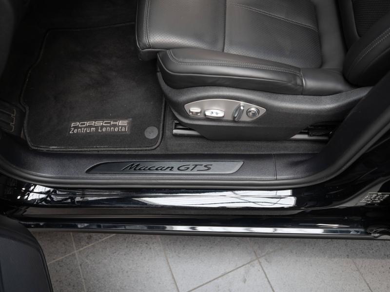 Voitures occasions PORSCHE MACAN GTS Champagne-au-Mont-d'Or
