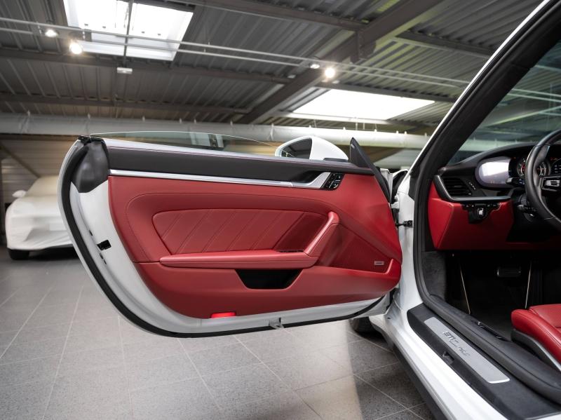 Voitures occasions PORSCHE 911 Coupe Turbo Champagne-au-Mont-d'Or