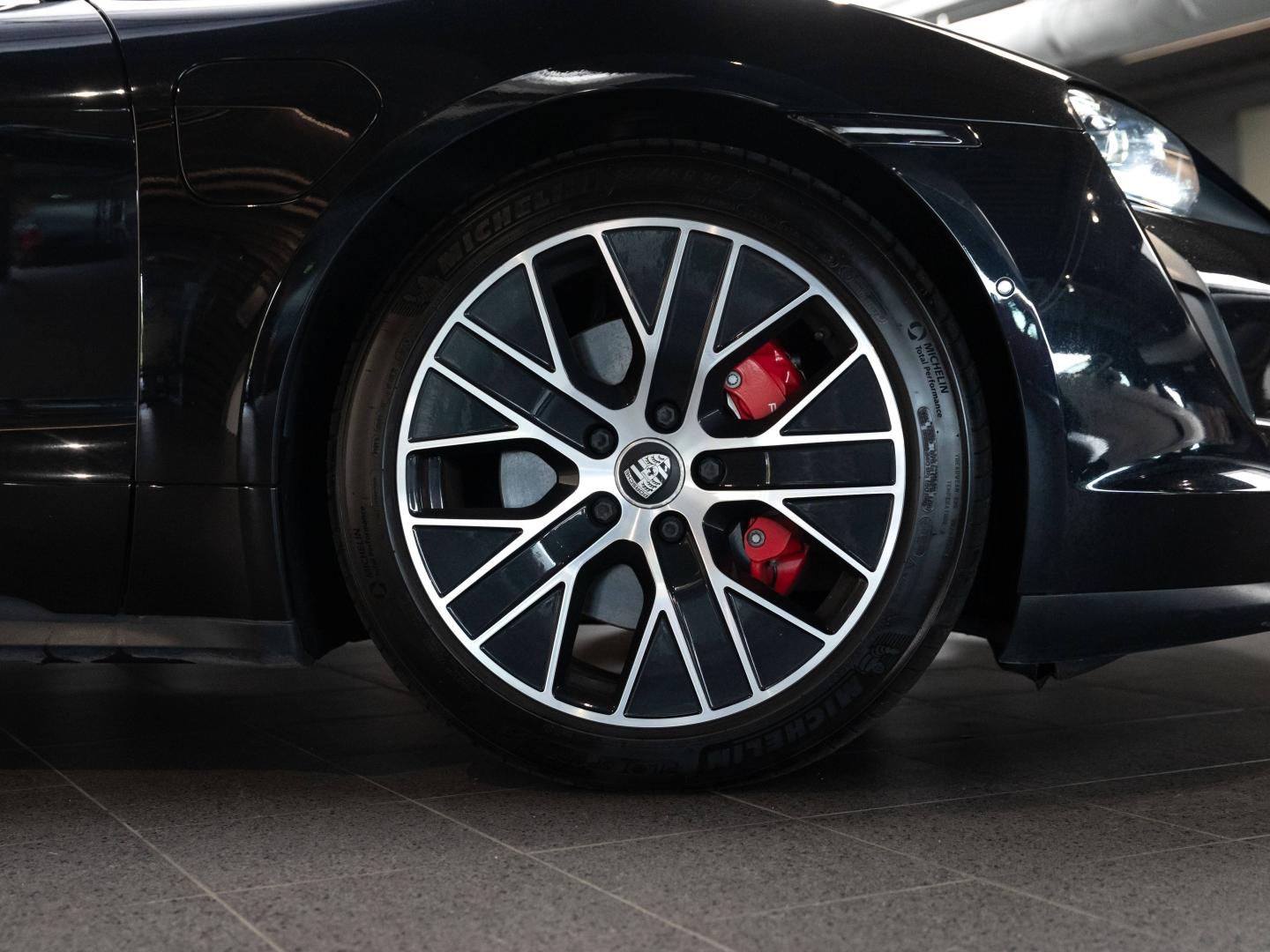 Voitures occasions PORSCHE Taycan 4S Champagne-au-Mont-d'Or