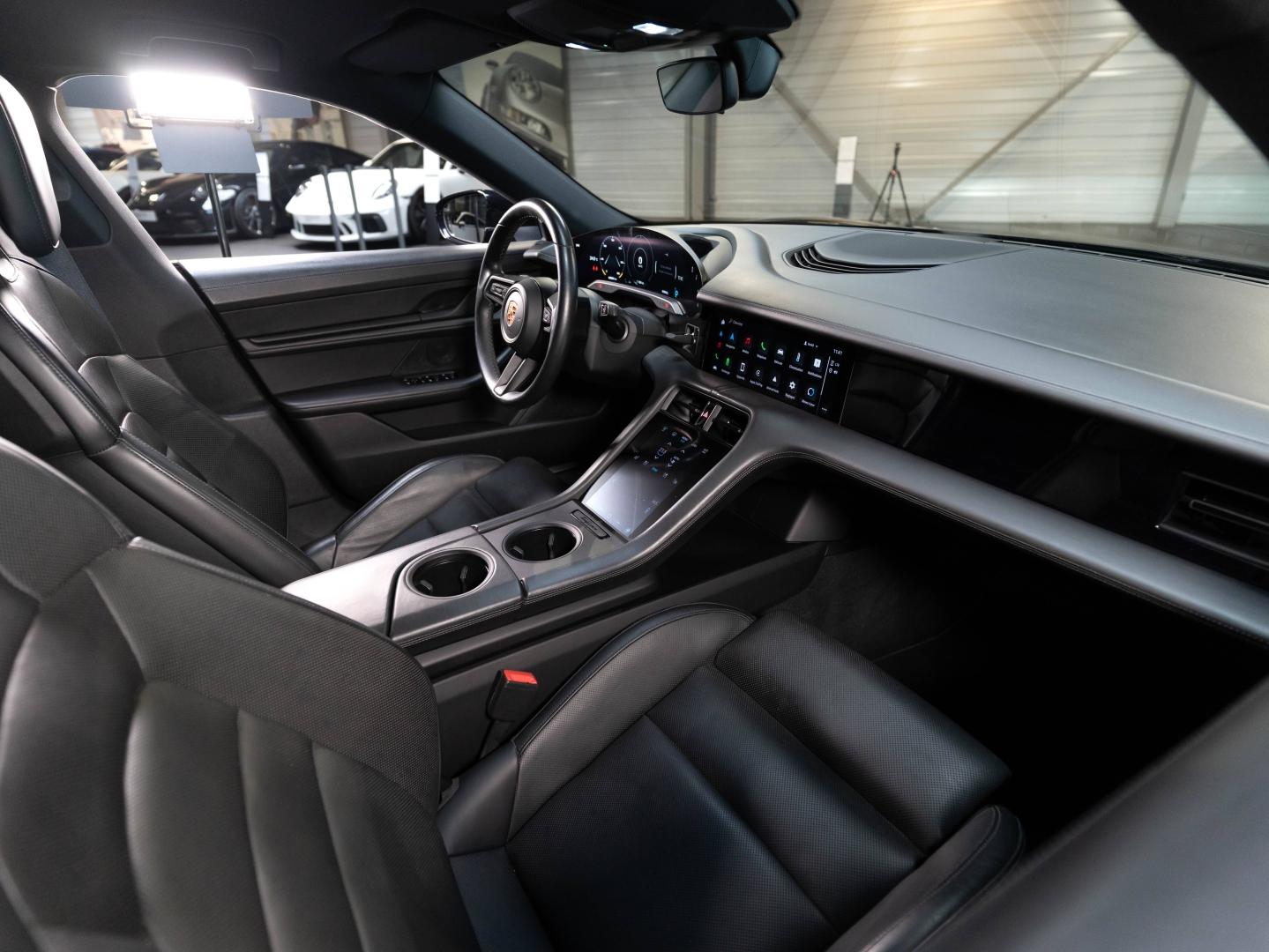 Voitures occasions PORSCHE Taycan 4S Champagne-au-Mont-d'Or