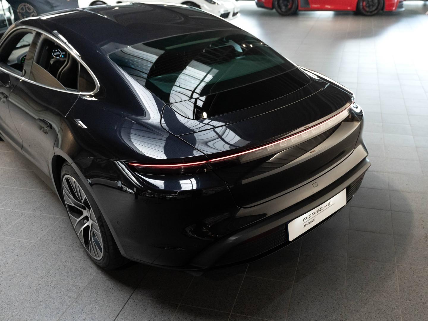 Voitures occasions PORSCHE Taycan 4S Champagne-au-Mont-d'Or