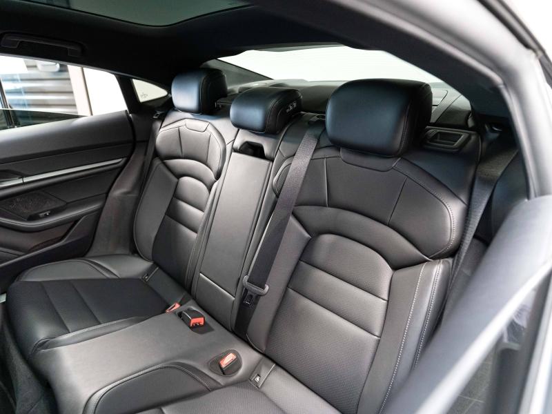 Voitures occasions PORSCHE Taycan Base Champagne-au-Mont-d'Or