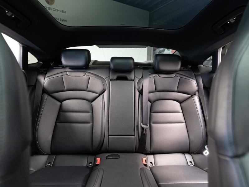 Voitures occasions PORSCHE Taycan Base Champagne-au-Mont-d'Or