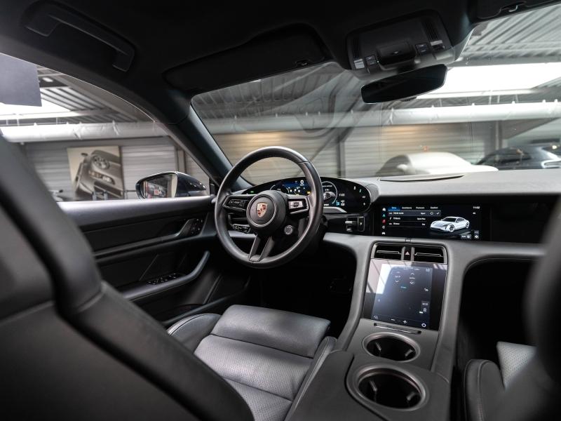 Voitures occasions PORSCHE Taycan Base Champagne-au-Mont-d'Or