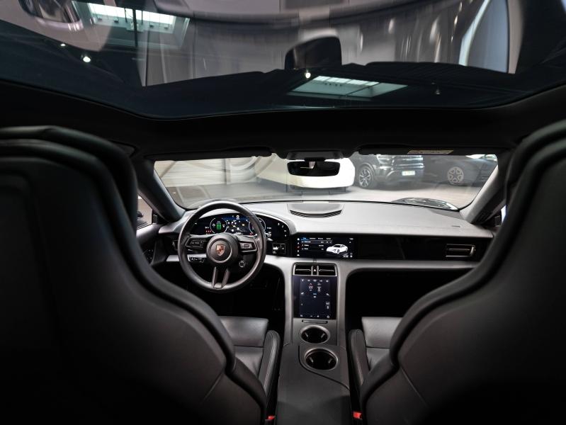 Voitures occasions PORSCHE Taycan Base Champagne-au-Mont-d'Or