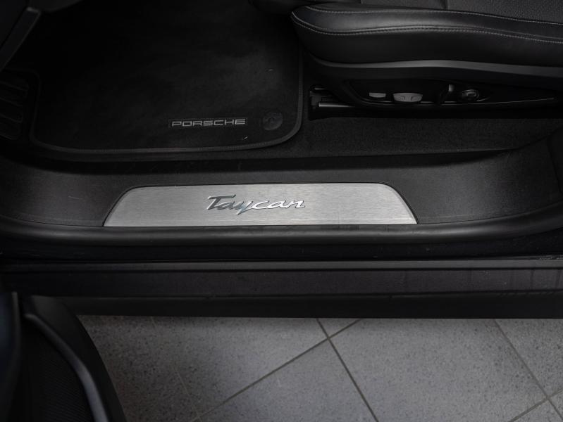 Voitures occasions PORSCHE Taycan Base Champagne-au-Mont-d'Or
