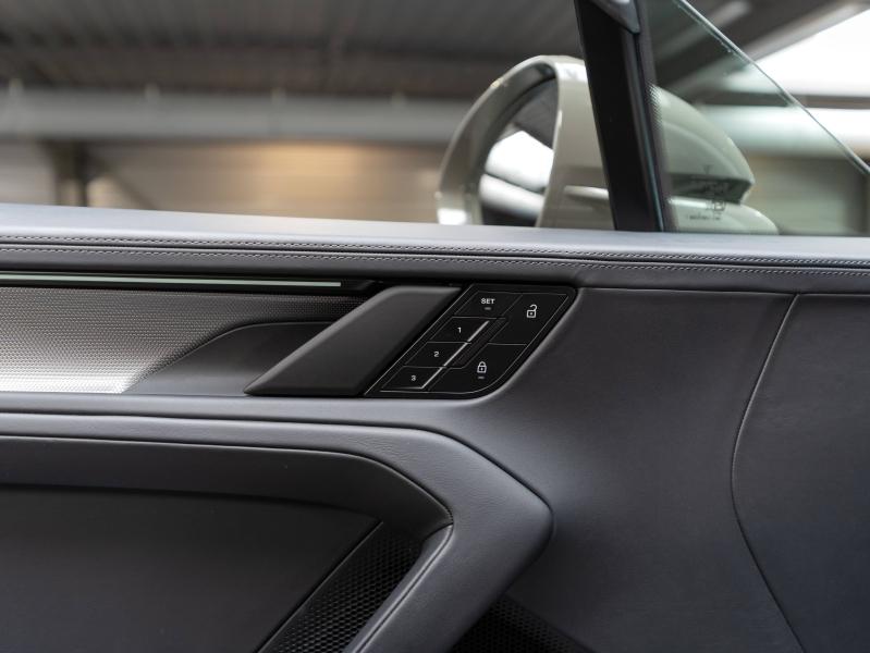 Voitures occasions PORSCHE CAYENNE Base Champagne-au-Mont-d'Or