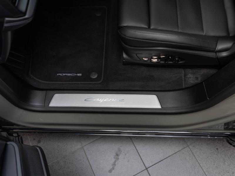 Voitures occasions PORSCHE CAYENNE Base Champagne-au-Mont-d'Or