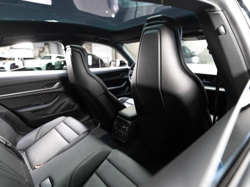 Voitures occasions PORSCHE Taycan Base Champagne-au-Mont-d'Or