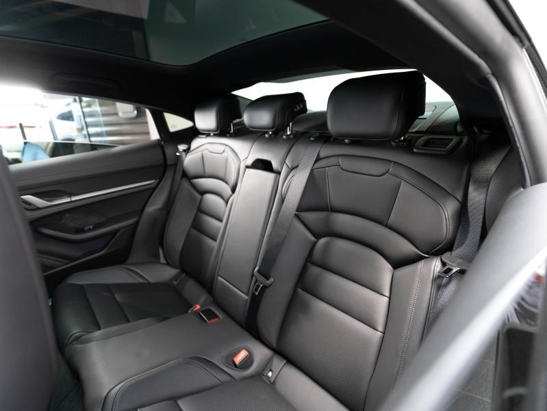 Voitures occasions PORSCHE Taycan Base Champagne-au-Mont-d'Or