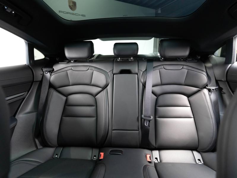 Voitures occasions PORSCHE Taycan Base Champagne-au-Mont-d'Or