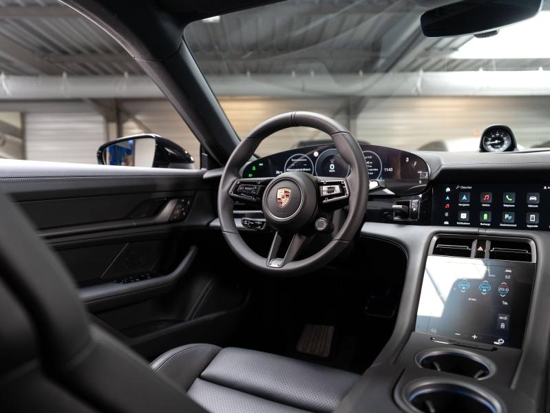 Voitures occasions PORSCHE Taycan Base Champagne-au-Mont-d'Or