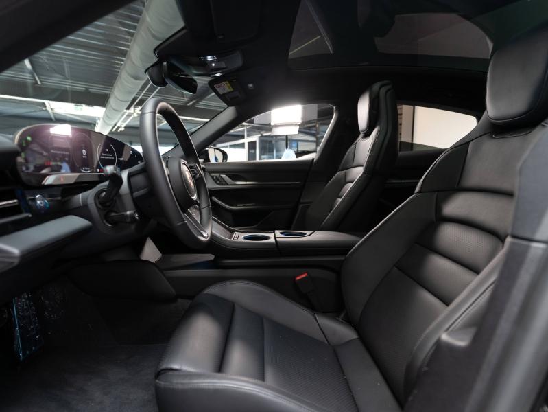 Voitures occasions PORSCHE Taycan Base Champagne-au-Mont-d'Or