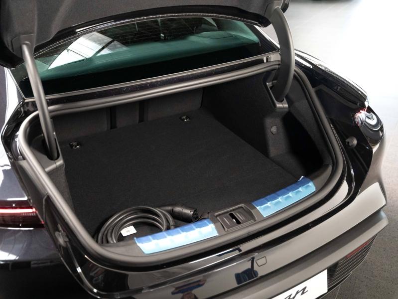Voitures occasions PORSCHE Taycan Base Champagne-au-Mont-d'Or