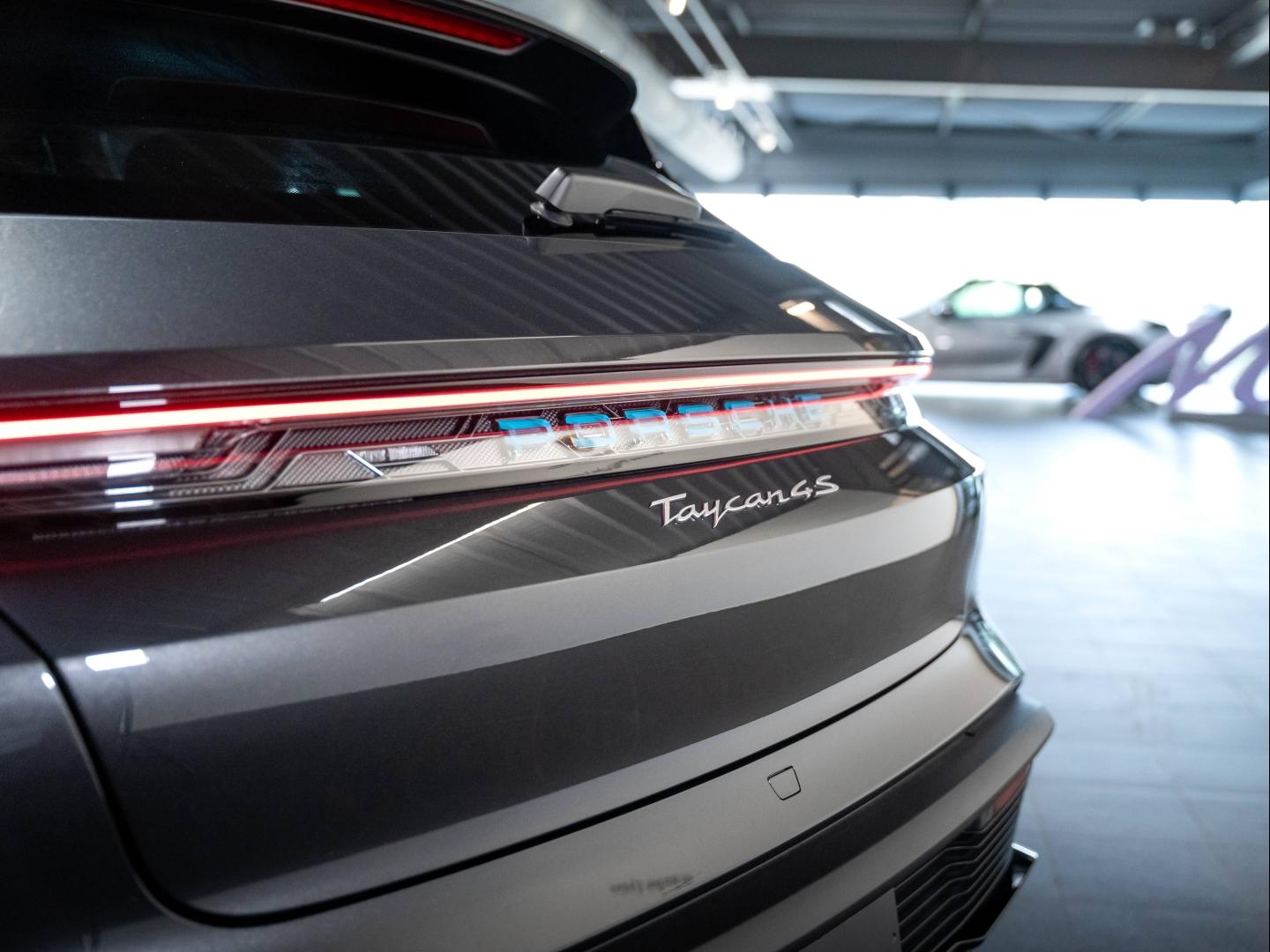 Voitures occasions PORSCHE Taycan Sport Turismo 4S Champagne-au-Mont-d'Or