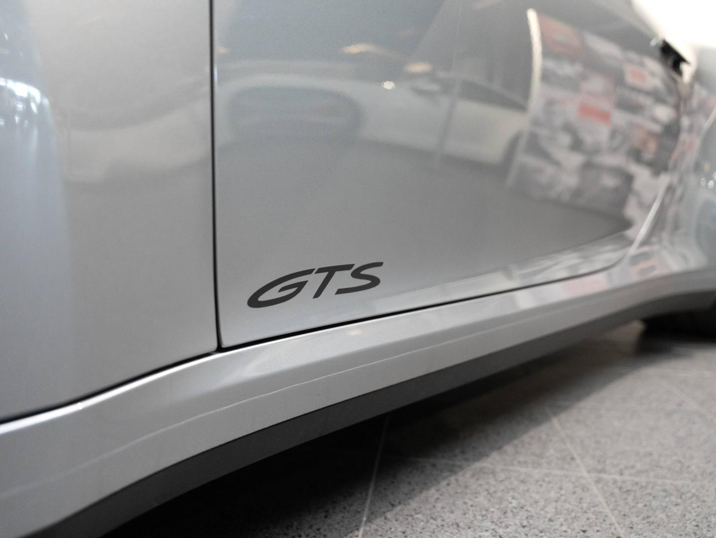 Voitures occasions PORSCHE 911 Targa Targa 4 GTS Champagne-au-Mont-d'Or