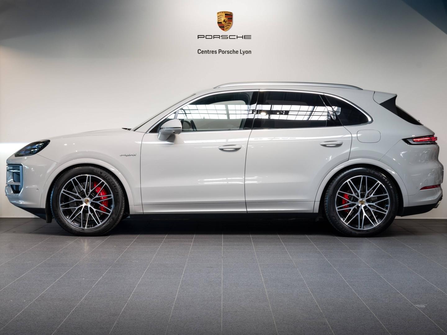 Voitures occasions PORSCHE CAYENNE S E-Hybrid Champagne-au-Mont-d'Or